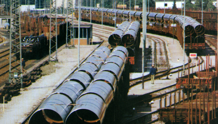 Durch Vereinbarung mit der Mannesmann AG kamen 1970 die Produktionsanlagen der Thyssen Röhrenwerke AG zur Mannesmannröhren- Werke AG, die in diesem Jahr Großröhren u. a. an die Sowjetunion lieferte.