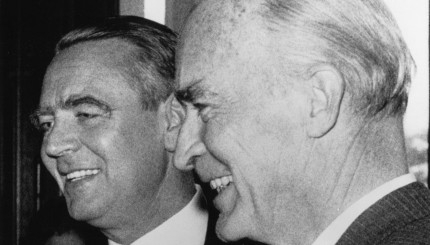 Alfried Krupp von Bohlen und Halbach (r.) und Berthold Beitz, 1967