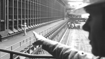 1985 übergab die Krupp Koppers GmbH die damals größte und modernste Koksofenbatterie der Welt an die Mannesmann Röhren-Werke AG.