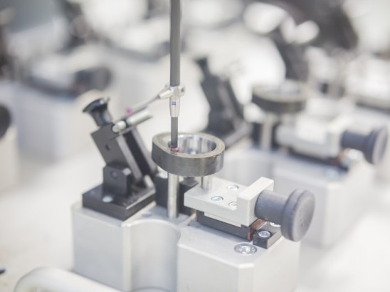 Adjustable cam elements