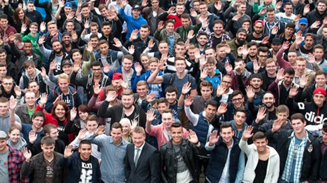 Gruppe von jungen Menschen